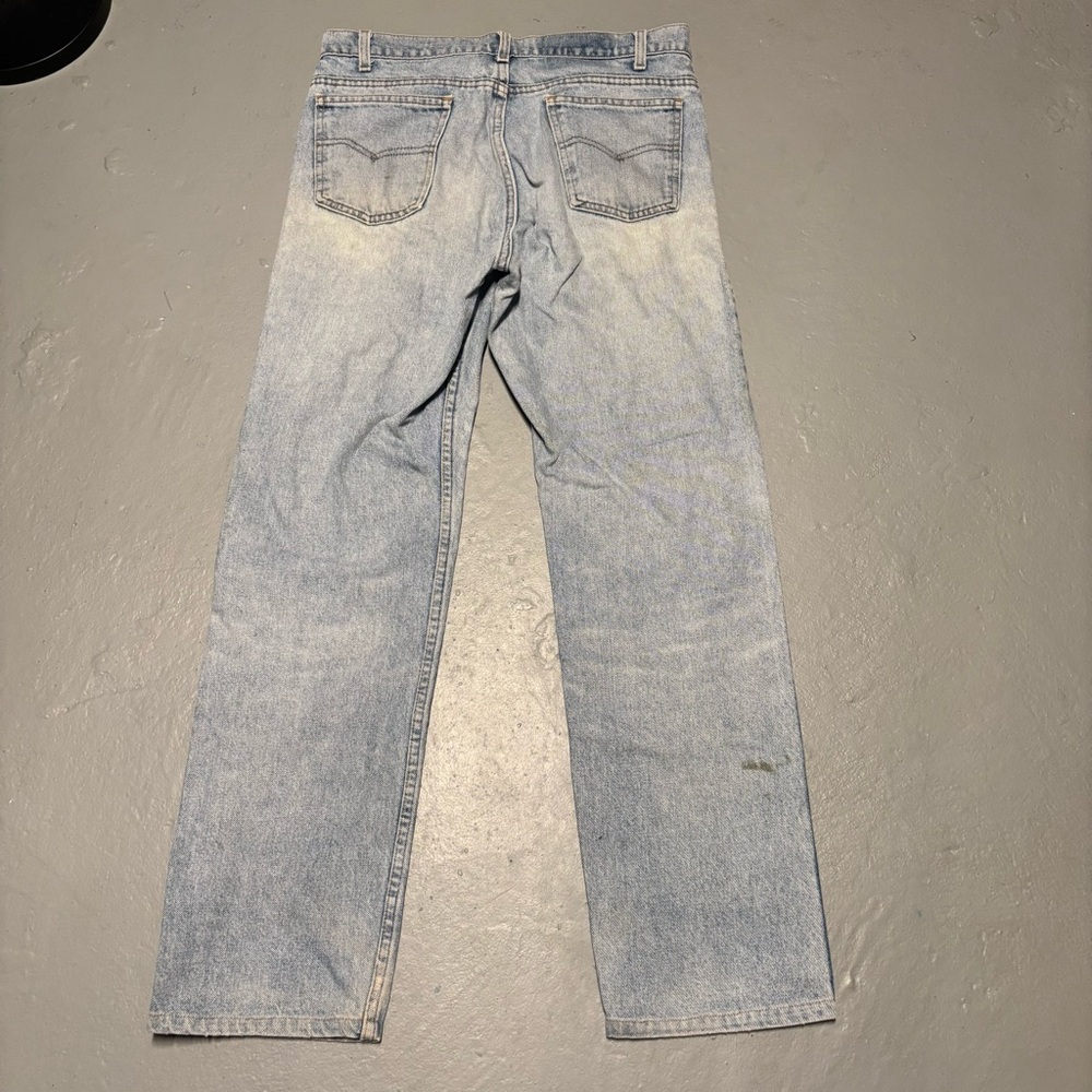 Vintage Levi’s jeans size 32 waist see measurements (inseam and waist)